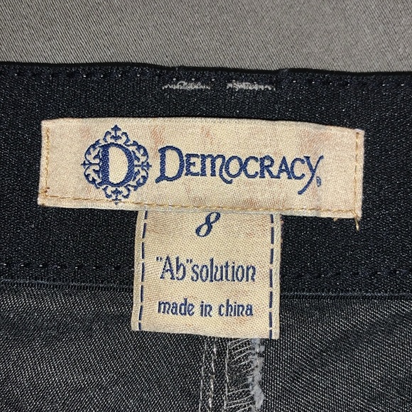 Democracy Jeans - Picture 3 of 7